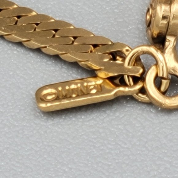 Monet Signed Gold Tone Herringbone Chain Necklace Single Strand 24 in Vintage - Picture 5 of 6